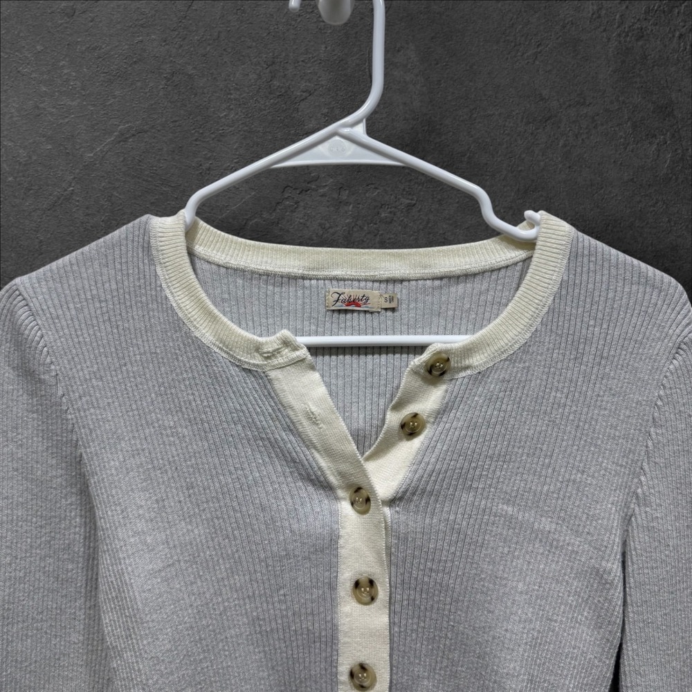 Faherty Mikki Henley Sweater Grey Organic Cotton Cashmere Ribbed Slim Fit Small - Picture 3 of 10